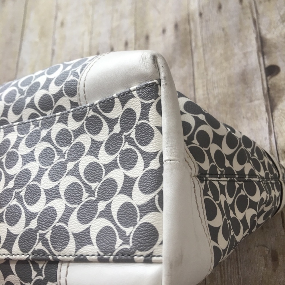 AMAZING Coach Diaper Bag - Picture 8 of 8
